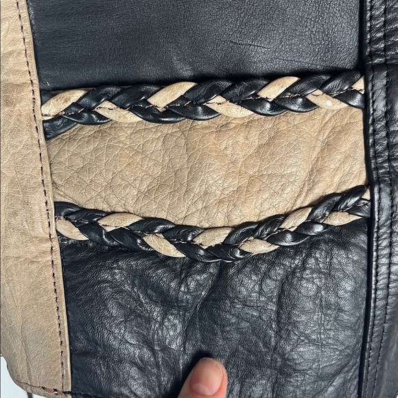 Hudson Leather Black and Tan Leather Braided Women's XL Vest with Laces and Flow - Picture 7 of 9